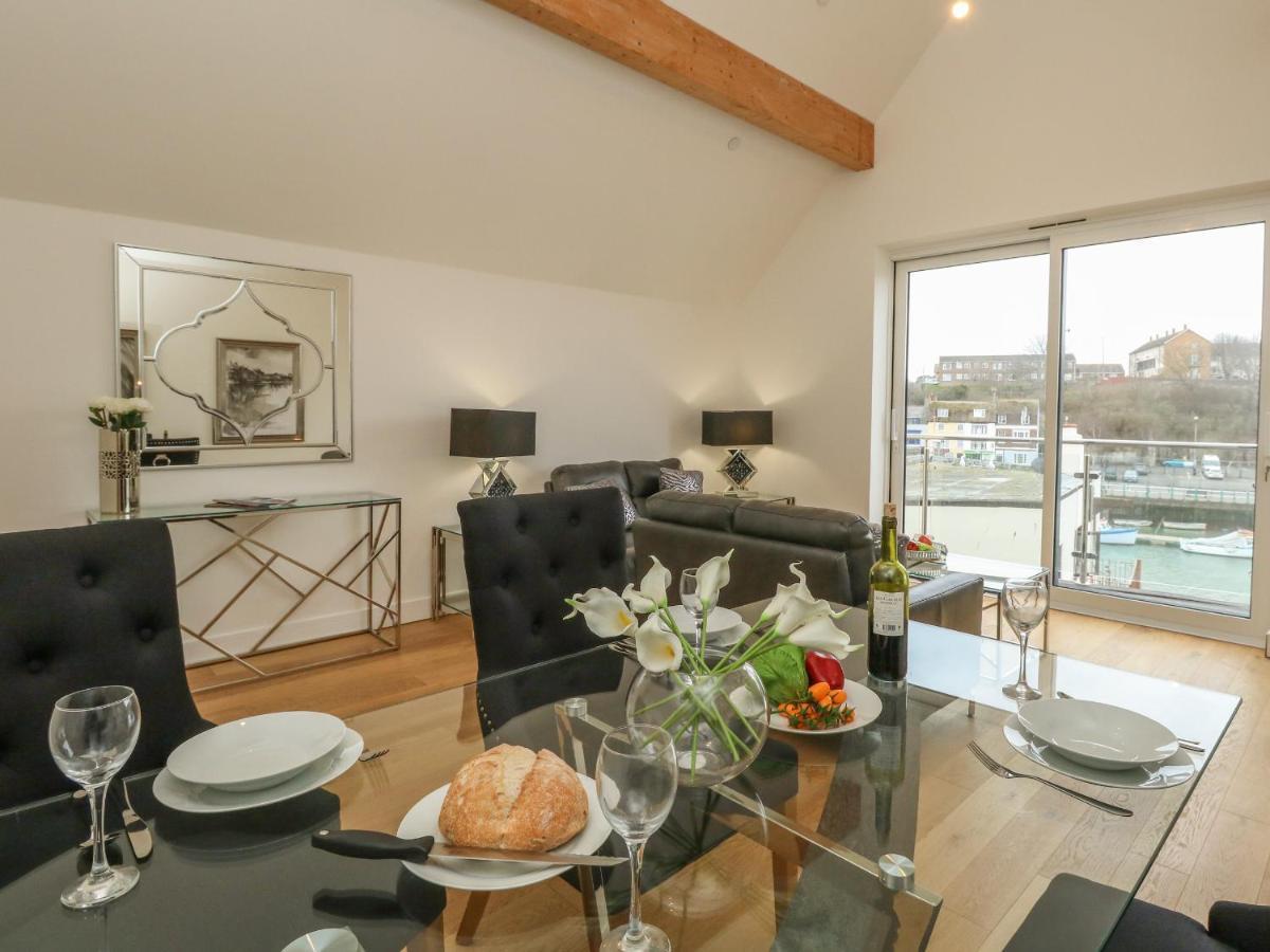 דירות וויימות' Harbourside Haven Penthouse 2 מראה חיצוני תמונה